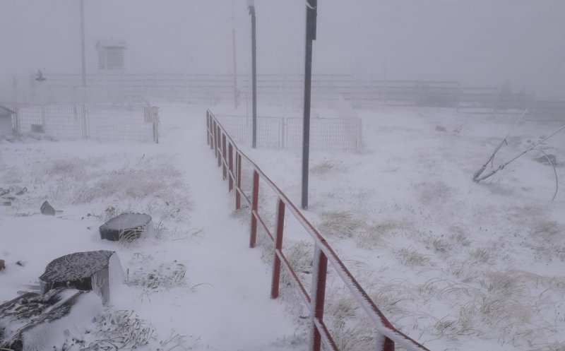 Prima zăpadă a sezonului la Cluj! A nins la Vlădeasa