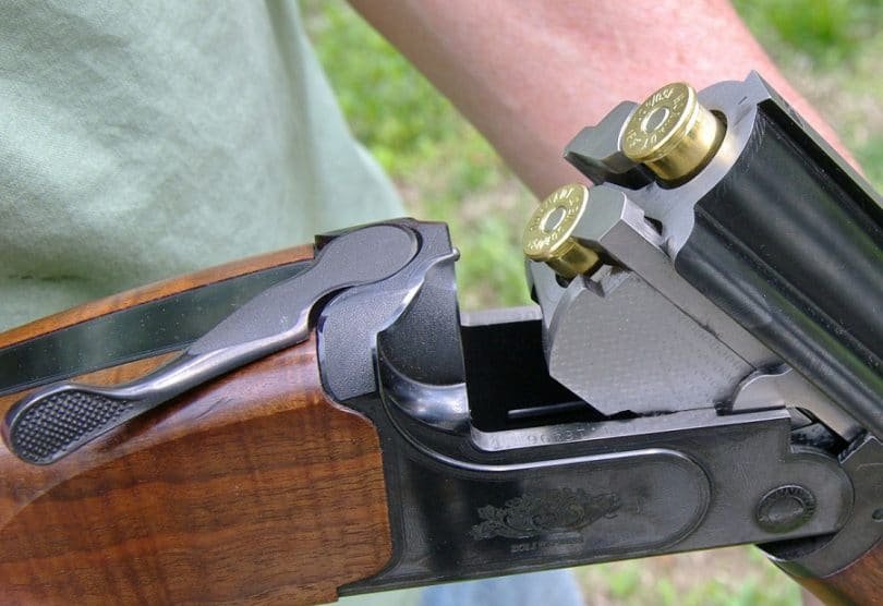Peste 250 de infracţiuni constatate, vara asta, de poliţiştii de la arme, explozivi şi substanţe periculoase
