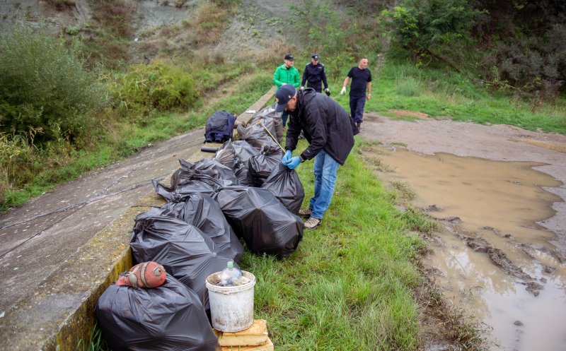 Sute de voluntari au făcut curățenie în Cluj! S-au strâns peste 800 de saci cu deșeuri