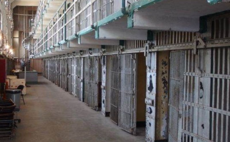 Sindicaliștii din penitenciare reclamă condiții de muncă ca în Evul Mediu: Șefii au fost interesați doar să nu uite PIN-ul de la cardul de salariu