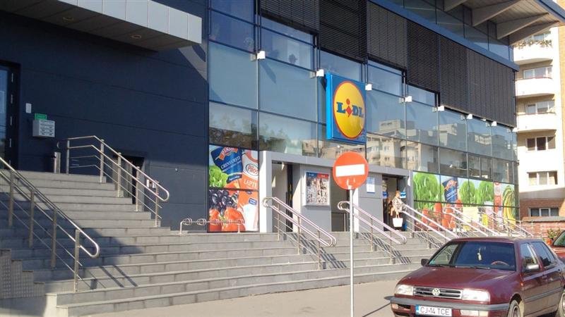 Criza energetică lovește retailerii din România. Lidl își reduce programul din cauza facturilor mari