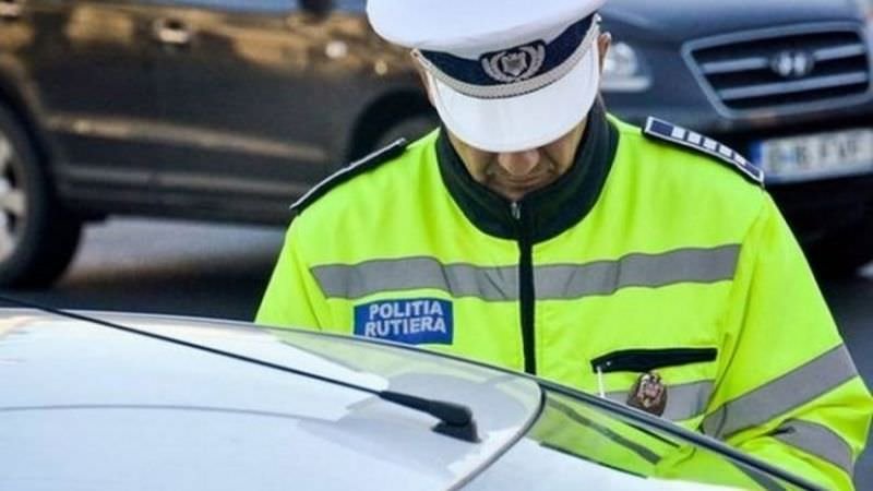 Clujeancă, prinsă la volan fără permis. Gonea ca la curse pe DN1