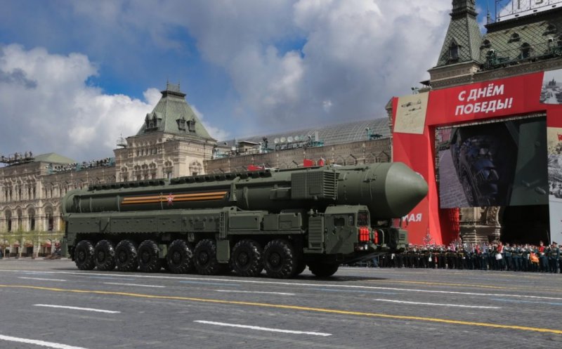 Medvedev avertizează că ameninţarea nucleară ''cu siguranţă nu este o cacealma''