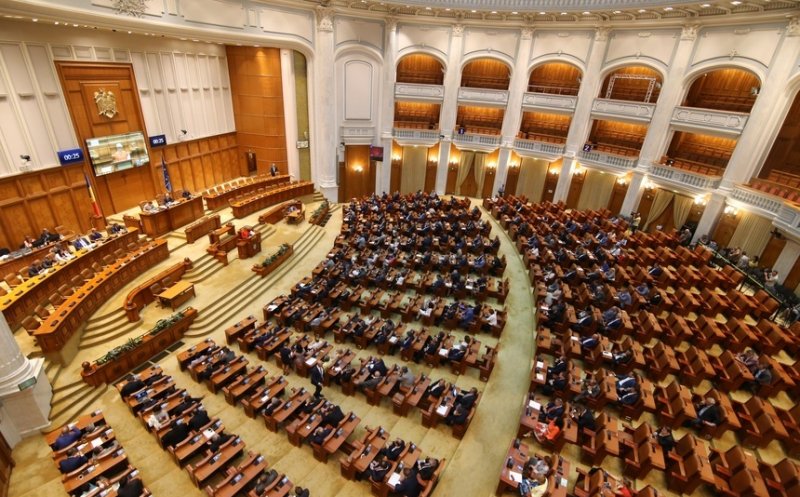 Camera Deputaţilor a votat majorarea salariilor aleșilor locali. Cele ale parlamentarilor nu cresc