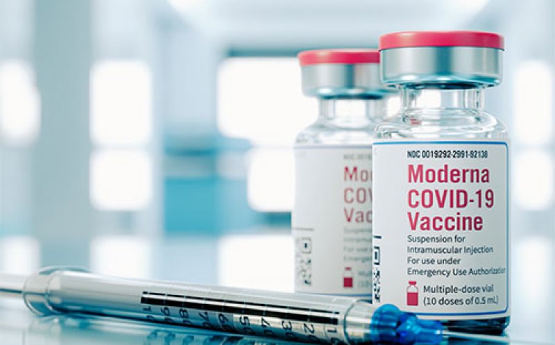 EMA evaluează un vaccin de la Moderna împotriva Omicron