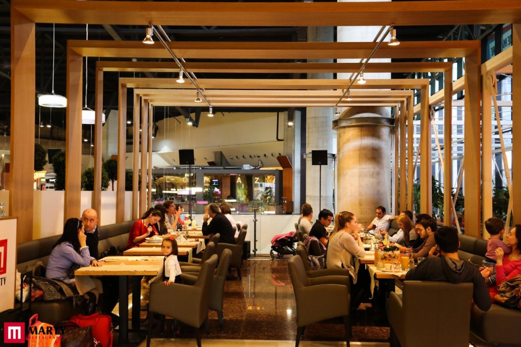 HoReCa își revine în România. Patronat: Lipsa oamenilor e principala frână