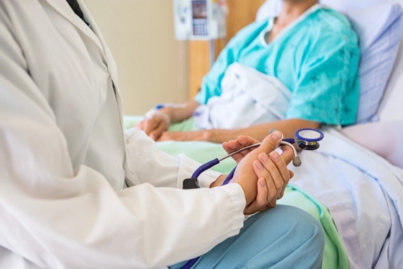 Bolnavii de cancer și cei cu transplant vor putea primi certificat de handicap încă de la diagnosticare