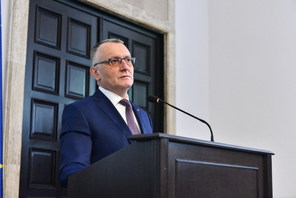 Sorin Cîmpeanu a plecat de la Educație. „Am decis, din proprie iniţiativă, să demisionez din funcţia de ministru"