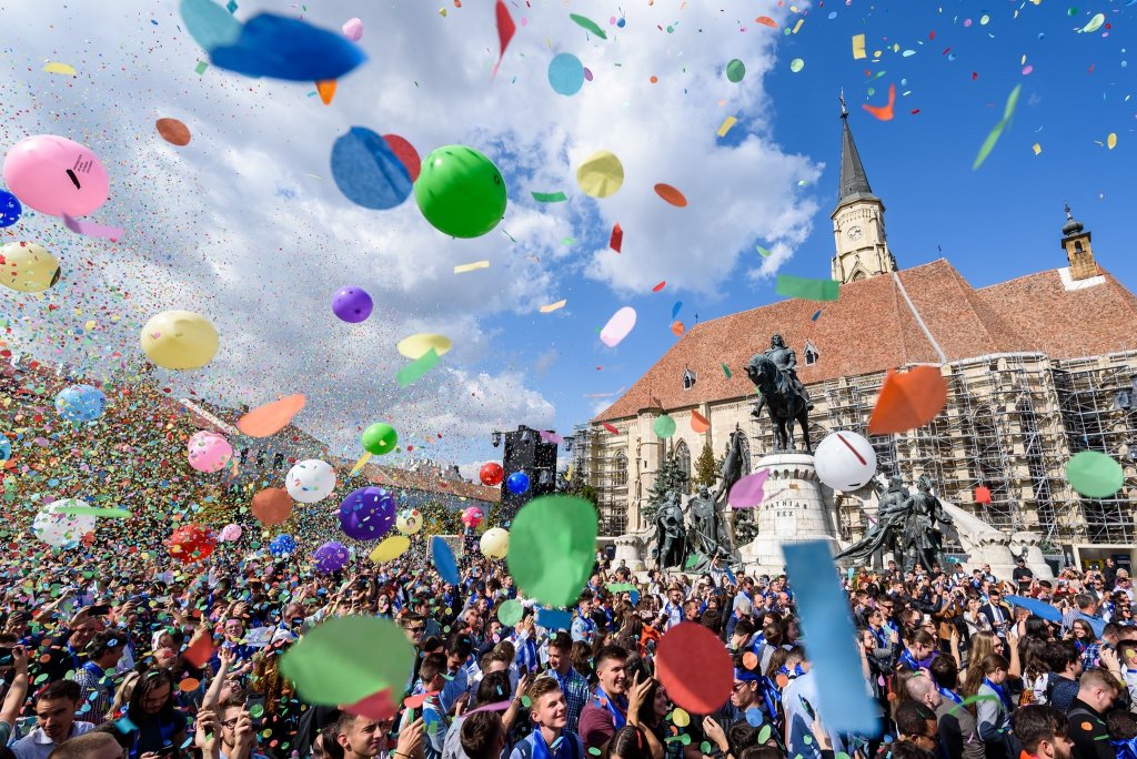 Ziua de Cluj | Au început ZILELE CLUJULUI 2022! Concerte Delia, The Motans  și Nicole Cherry, mâncare și vin în Parcul Central, târguri vintage și de  carte