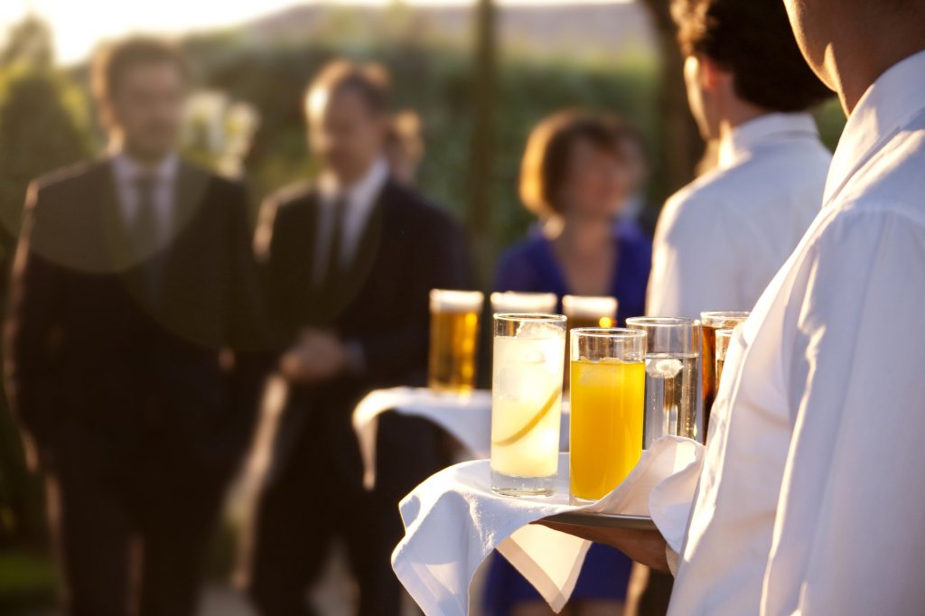 Record pentru HoReCa și retail în 2022. Cifra de afaceri de 26 mld. lei, cu 27% mai mult față de începutul pandemiei. Clujul, în topul județelor