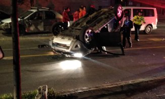 Accident cu două mașini pe Calea Mănăștur. Una a ajuns cu roțile-n sus/Trafic BLOCAT pe sensul dinspre centru