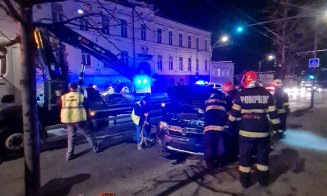 Accident cu două mașini pe Calea Mănăștur. Una a ajuns cu roțile-n sus/Trafic BLOCAT pe sensul dinspre centru