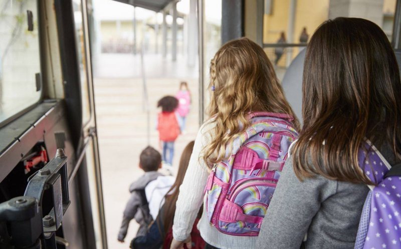 Decontarea transportului elevilor. Guvernul a promis că rezolvă problema