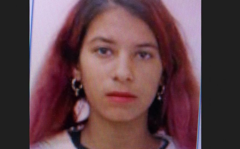 Ați văzut-o? O adolescentă de 15 ani din Cămărașu a dispărut de acasă! Familia și poliția o caută
