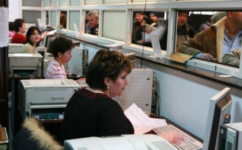 Mai puțini funcționari publici în România la finalul verii. Numărul a scăzut cu 13.576