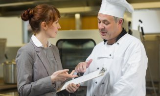 Managerii de restaurante câștigă până la 1.000 de euro pe lună. La Cluj sunt printre cei mai căutați din țară