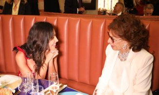 Mădălina Ghenea, a strălucit ca o divă la Milano, la deschiderea restaurantului Sophiei Loren