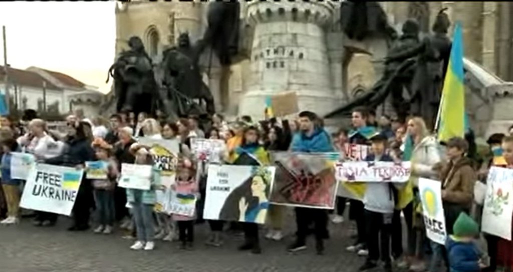 Peste 100 de refugiaţi ucraineni au protestat, la Cluj-Napoca,  împotriva războiului