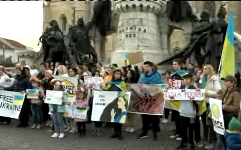 Peste 100 de refugiaţi ucraineni au protestat, la Cluj-Napoca,  împotriva războiului
