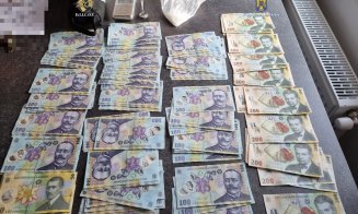 I-au smuls poșeta, în care se aflau 3.000 de lei. Au ajuns în arest