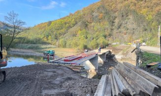 Podul provizoriu din Gilău e aproape gata. Cum se va circula pe el