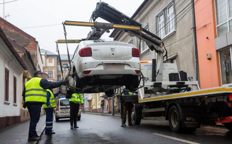 S-a decis! Poliția va putea ridica mașinile parcate ilegal pe trotuar