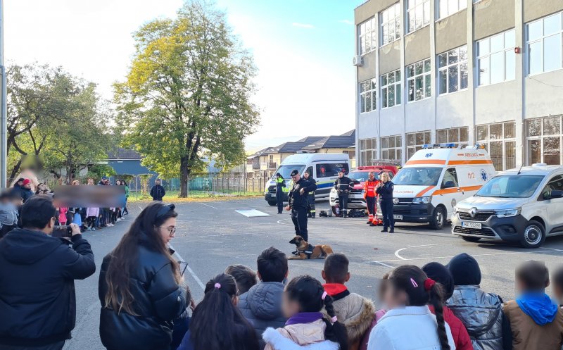 Elevii Şcolii Gimnaziale "Traian Dârjan" Cluj-Napoca au avut parte de o vizită din partea serviciilor de urgență din județul Cluj