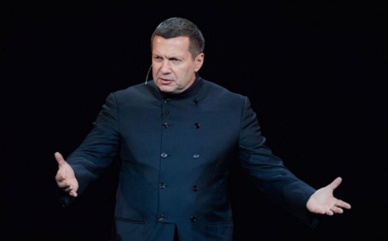 Momente șocante în Rusia. Propagandiștii lui Putin îi cer la televizor să bombardeze România