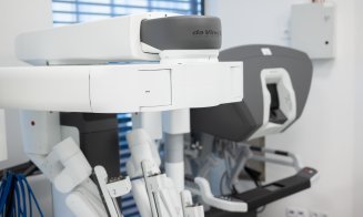 Robotul da Vinci, cel mai avansat robot chirurgical din lume a ajuns la Spitalul Medicover Cluj