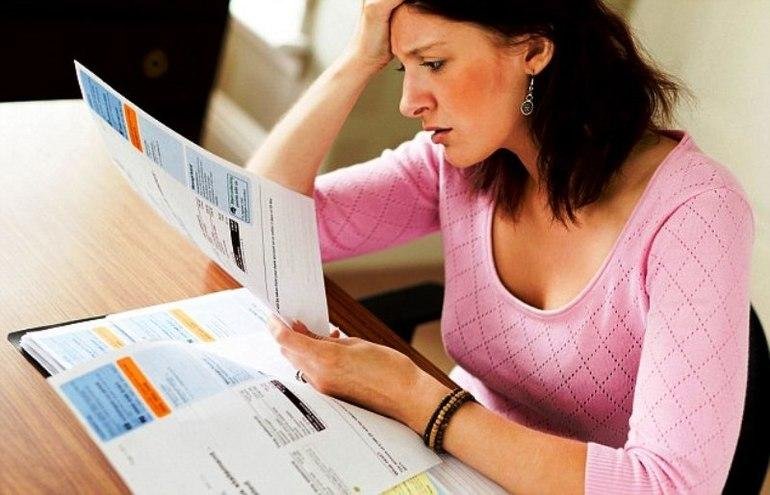 60% dintre români o duc tot mai greu cu banii față de anul trecut. Facturile usturătoare își spun cuvânul. Jumătate din ei se așteaptă să le meargă și mai rău pe viitor
