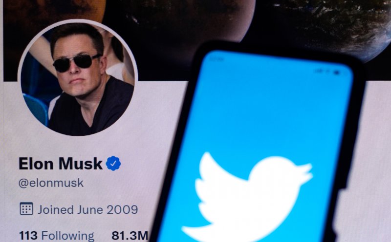 Oficial: Elon Musk a cumpărat Twitter. Cât a plătit cel mai bogat om din lume pentru rețeaua de socializare?