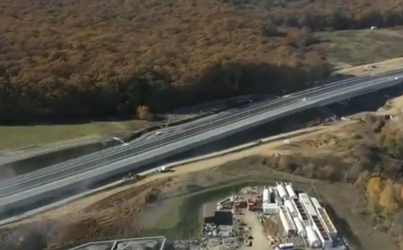 Un tronson de autostradă, aproape GATA! Se toarnă asfaltul, se montează parapeții și se trasează marcajele