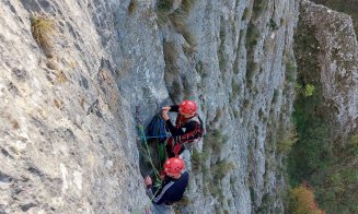 Salvamontiștii clujeni, exercițiu complet de salvare din perete, în Cheile Turzii
