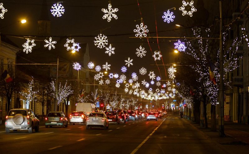 CÂT NE COSTĂ beculețele de Crăciun în marile orașe din România? Cluj-Napoca,  în TOP 3