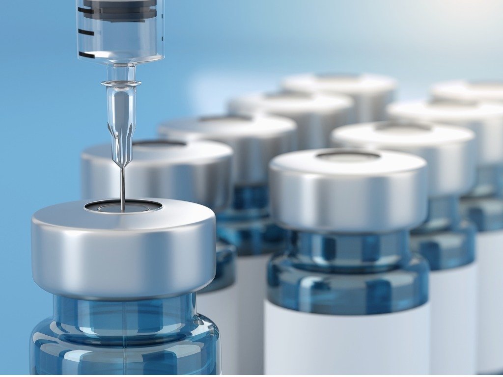 3 milioane de vaccinuri anti-COVID au expirat deja şi alte 3 milioane urmează să expire. Ce spune Rafila despre asta