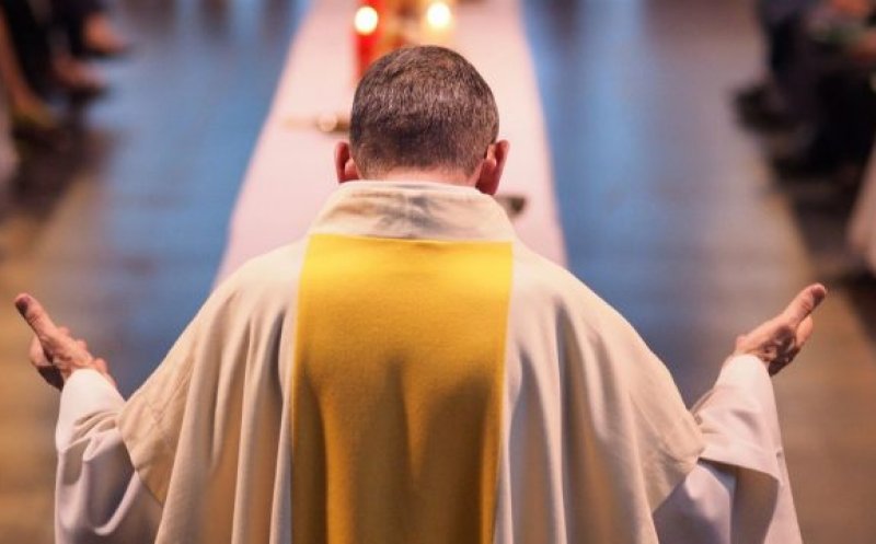 Cutremur în Biserică: 11 actuali sau foşti episcopi, puşi sub acuzare în Franța pentru violenţe sexuale