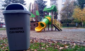 Bunicii din Mănăştur s-au săturat să stea DREPŢI şi vor băncile înapoi. Parcul de pe Islazului "jefuit" de locurile de repaus