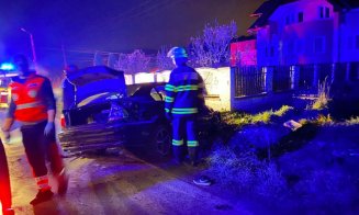 Adolescent de 16 ani, MORT într-un accident rutier. La volanul mașinii care a lovit un stâlp de beton era un tânăr de 19 ani