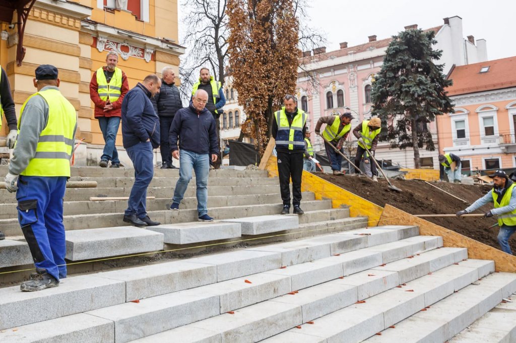 Esplanada din fața Teatrului Național va fi gata până la 1 Decembrie