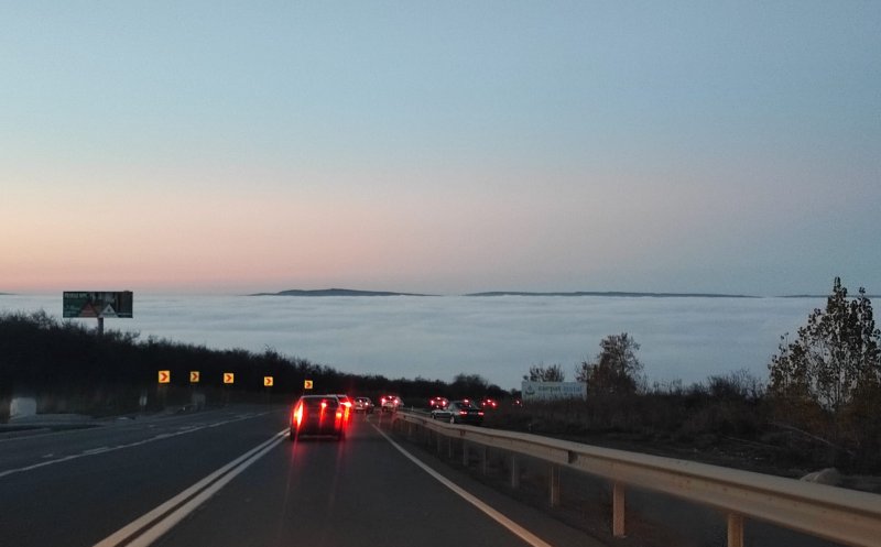 Imagine spectaculoasă! Clujul, „îngropat” într-o ceață deasă