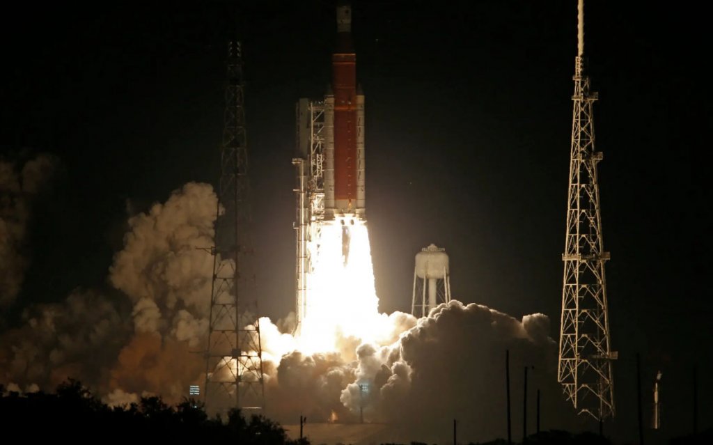 Artemis a plecat spre Lună!