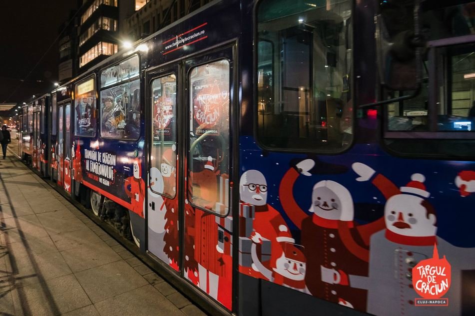 Mâine pornește Tramvaiul lui Moș Crăciun! Părinții vor putea circula gratuit cu cei mici