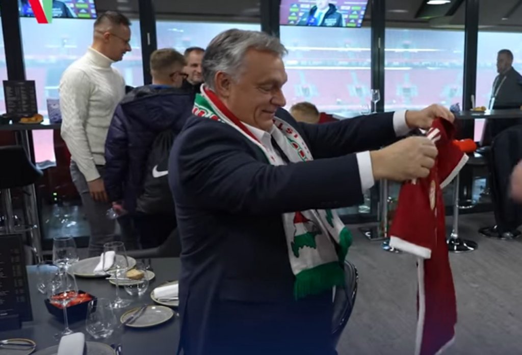 Nici Ucrainei nu-i place fularul lui Viktor Orbán. "Nu contribuie la dezvoltarea relaţiilor bilaterale şi nu respectă principiile politicii europene"