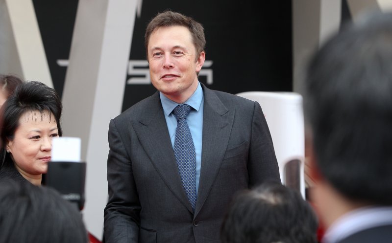 Să pierzi 100 de miliarde de dolari (record) și să rămâi tot cel mai bogat om din lume. Elon Musk e în continuare numărul 1 mondial