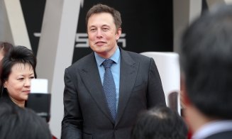 Să pierzi 100 de miliarde de dolari (record) și să rămâi tot cel mai bogat om din lume. Elon Musk e în continuare numărul 1 mondial