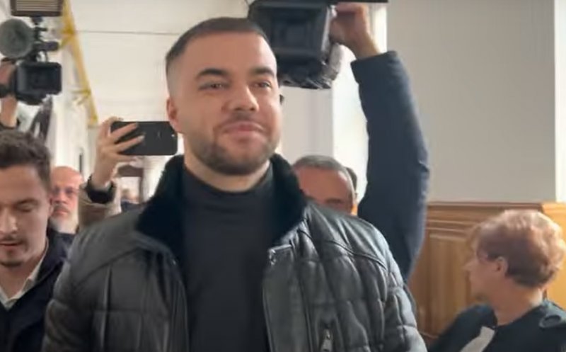 Aroganță maximă a manelistului Culiță Sterp la Judecătoria Cluj-Napoca. I-a luat la mișto de pe jurnaliști