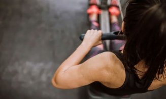 Adolescenta de 17 ani, care a murit în timpul unui antrenament de fitness, ar fi purtat un costum cu electrostimulare