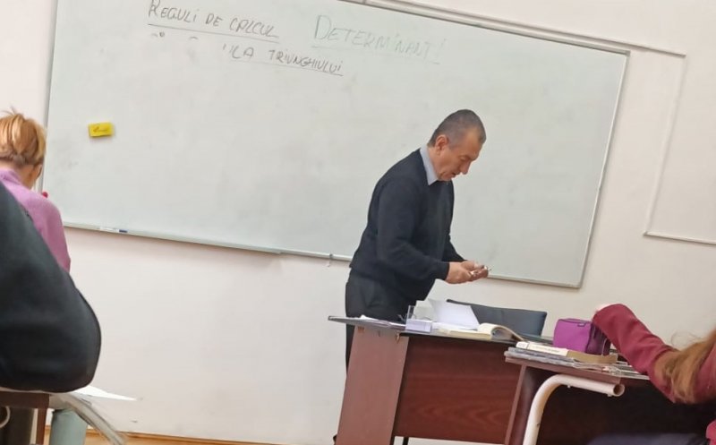 „Balibacea”, fost interlop, profesor de matematică la o școală din Turda. Profesorii, în grevă