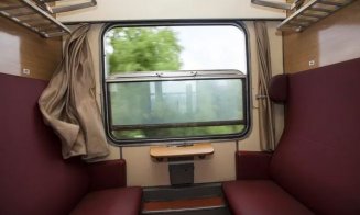 Trenul GROAZEI! Tânără agresată sexual de controlor: "M-a apucat de mână, m-a înghesuit spre geam şi a încercat lucruri greu de descris în cuvinte"