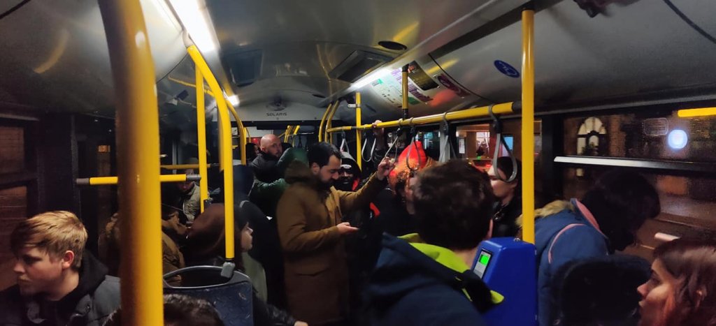 ''Pentru cei care se tem că noaptea autobuzele ar circula goale''